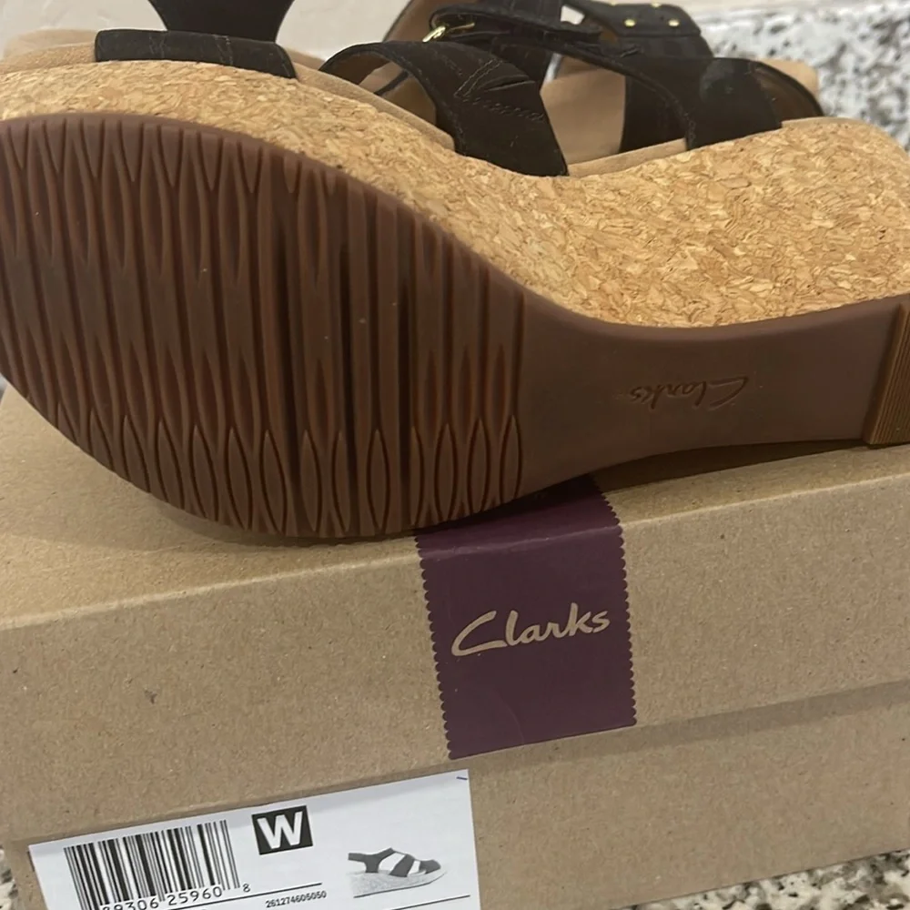 Clarks wedge sandals - Picture 3 of 3